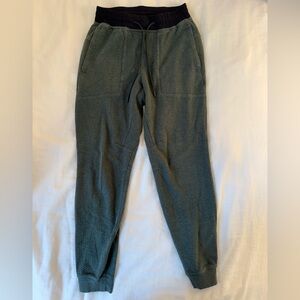 Textured Double-Knit Cotton Jogger
Regular Dark Green Size S